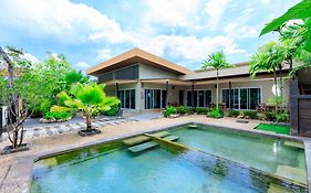 Saline Hot Spring Resort นำ้พุร้อนเค็ม รีสอร์ท